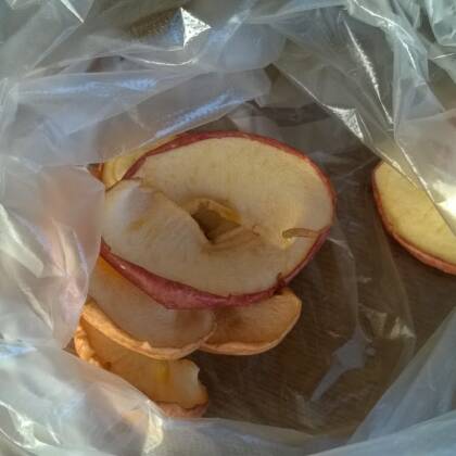 リンゴ干しました