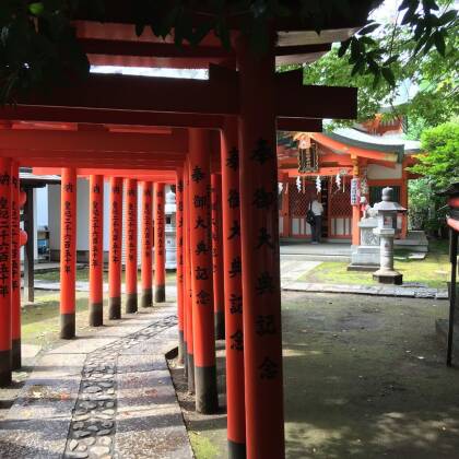 渋谷の神社　金王八幡宮と豊栄稲荷神社