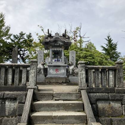 三峯神社の奥宮に参拝しました　奥宮と鎖場